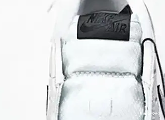 Hyperoad Low JORDAN AIR 1 0516